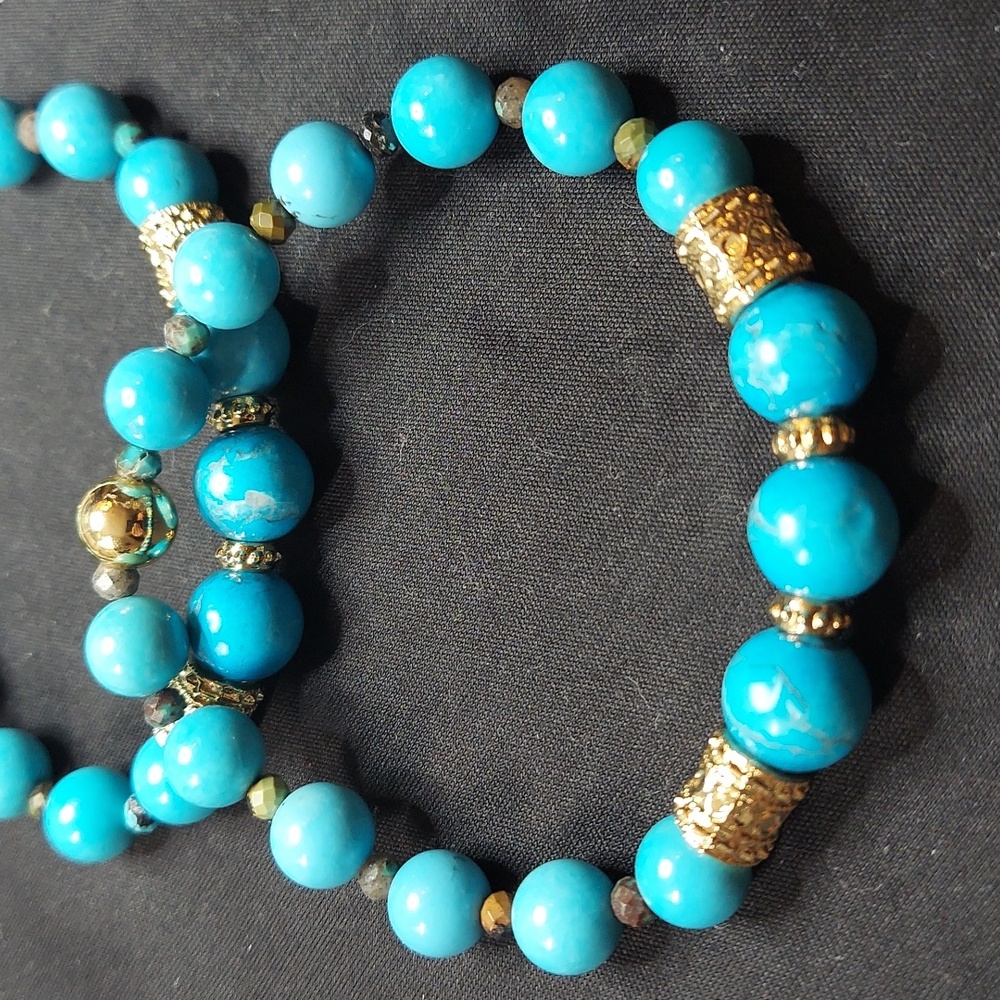Turquoise and Gold Beaded Bracelet